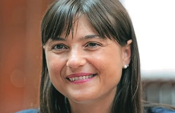  Predsednica dežele Furlanije-Julijske krajine (FJK) Debora Serracchiani je podpisala odlok o izvajanju tako imenovane vidne dvojezičnosti