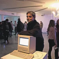 Protagonist osemdesetih Apple Macintosh SE/30 in avtor iz raziskovalnega tandema Marotta & Russo