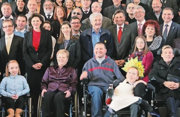  Sprejem za invalide in predstavnike invalidskih organizacij v predsedniški palači 