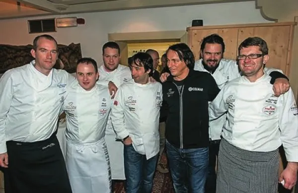 Na Chefs Cupu so letos družno nastopili (z leve): Uroš Fakuč (Dam, Kromberk), Jure Tomič (Debeluh, Brežice), Gašper Čarman (Pri Danilu, Reteče), Tomaž Kavčič (Pri Lojzetu, Zemono), Marjan Simčič, Petar Grašo (Split), Dejan Nišević (Beograd)