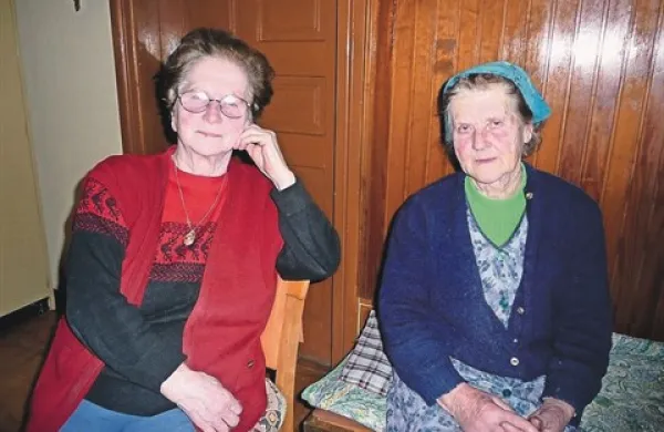 Marija (Mimi) Sokol (desno) ima vso oporo v svoji sestri Pavli in  številnih ljudeh, ki imajo čut do sočloveka