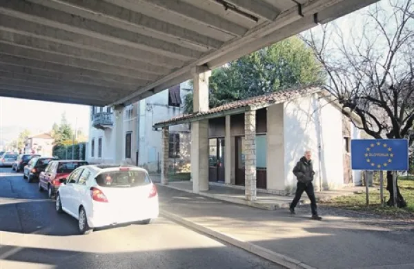 V carinarnici na Erjavčevi, ki je sedaj občinska, bo danes nova akcija Anje Medved
