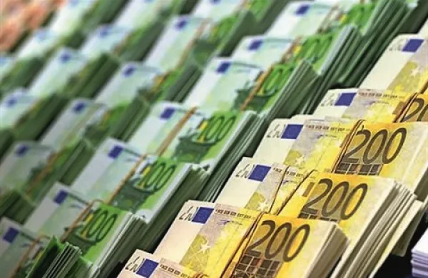 Vmesno poročilo o stanju preiskav v bančnem sistemu, ki so ga danes predstavili organi pregona, kaže, da preiskujejo za 346 milijonov evrov škode. Notranji minister Gregor Virant je poudaril, da je preiskava bančnega kriminala ena najvišjih prioritet,