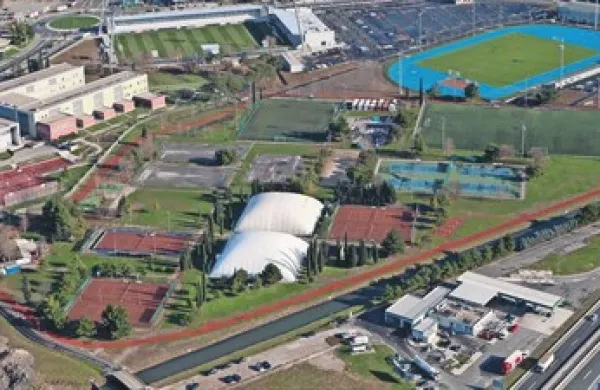 V javnem zavodu za šport občinski milijon evrov na leto  porabijo za osebne dohodke, delovanje in upravljanje športnega parka Bonifika, zunanjega bazena v Žusterni, nogometnega igrišča v Dekanih in Ankaranu ter balinarske dvorane na Markovcu