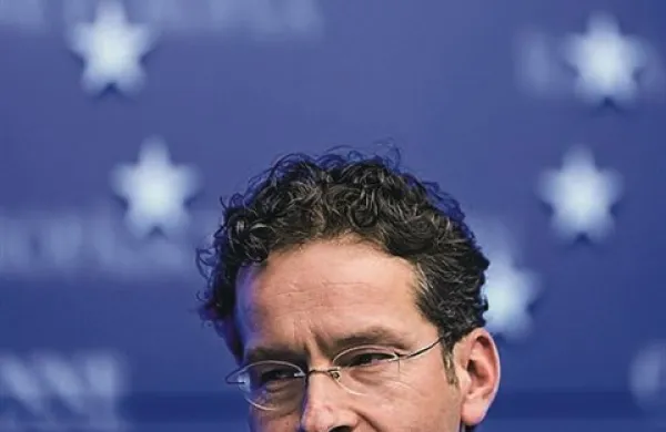 Šef evroskupine Jeroen Dijsselbloem je danes v Bruslju izrazil prepričanje, da se bo Slovenija uspešno soočila z izidom bančnega pregleda, ki bo po njegovih informacijah objavljen ta teden