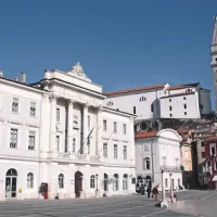 Piranska občina bi morala za svojo upravno stavbo plačati 22.339 evrov davka 