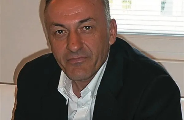 Koprski nogometni klub je sinoči dobil novega predsednika. Namesto Andreja Poljšaka je ta položaj pričakovano zasedel  tudi v praksi prvi mož koprskega nogometa Ante Guberac.