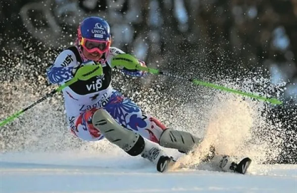 Slovaška slalomska specialistka Veronika Velez-Zuzulova je dokončno odpovedala nastop na zimskih olimpijskih igrah v Sočiju