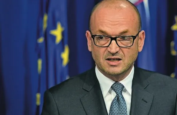 Slovenija danes plačuje račun za vsa zastonjska kosila, je rezultate pregledov bank komentiral guverner Banke Slovenije Boštjan Jazbec