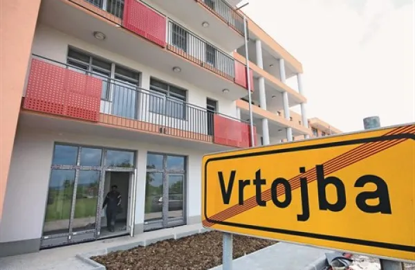 Že dobri dve leti prazen nesojeni dom upokojencev bi kupili Italijani, a še nimajo soglasja občine. Tam bodo določali, ko bodo dobili konkretno ponudbo.  