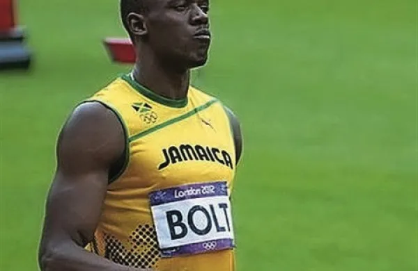 Jamajški atlet Usain Bolt je v argentinskem Buenos Airesu premagal avtobus lokalnega prometa