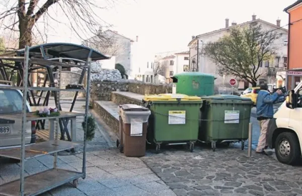 Predvideni odvoz komunalnih odpadkov bo  podražil smeti v ajdovski in vipavski občini