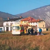 Reševalci so opečenega padalca odpeljali v bolnišnico