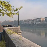 Sprehodili smo se vzdolž plitve in čiste reke Adiže ...