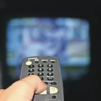 Namesto ždenja pred TV in računalniškimi ekrani naj se otrok vsak dan posveča tudi telovadbi oziroma rekreaciji 
