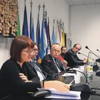 Donatella Ruttar, državni sekretar Urada za slovence v zamejstvu in po svetu Boris Jesih, svetovalec predsednika Boštjan Žekš, predsednica Inštituta za slovensko kulturo in predsednica začasnega združenja Jezik-lingua Bruna Dorbolo, deželni odbornik za
