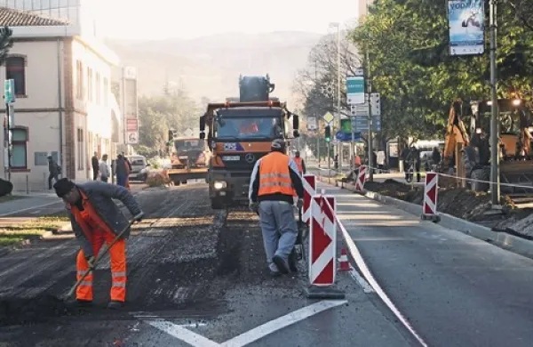 Na delu ulice bo nov asfalt