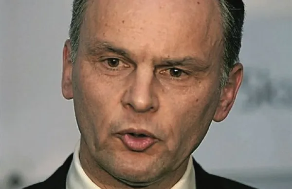 Zakon je med drugim obdavčil nagrado nekdanjemu predsedniku uprave NLB Marjanu Kramarju