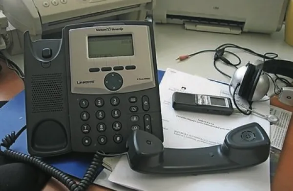Ameriški zvezni sodnik Richard Leon je  razsodil v prid Američanov, ki sta tožila zvezno vlado zaradi tajnega zbiranja, preverjanja in hranjenja milijonov podatkov o telefonskih pogovorih znotraj ZDA
