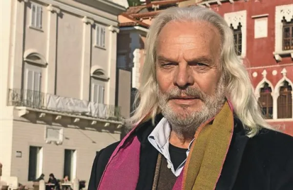 Gianni De Luigi: “V umetnosti nihče ne zmaga. Če je dobro narejeno, slavi umetniško delo. Ali pa delo umre, ker občinstvo presodi, da ni dovolj dobro.”