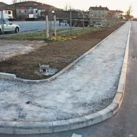 Pločnik bo zagotovil varen dostop do knjižnice in stanovanjskih blokov