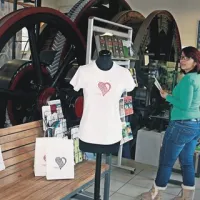 Eden od majhnih korakov k cilju je tudi  ob nedeljah odprta turistična pisarna, urejena v bivši strojnici jaška Inzaghi