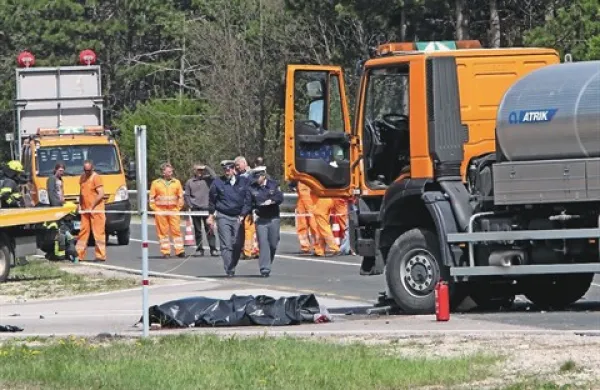 Aprila 2011 je na Kozini ugasnilo življenje motorista z Notranjske
