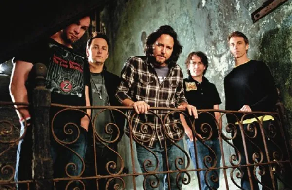 Danes se je začela predprodaja vstopnic za koncert Pearl Jam, ki bo 22. junija prihodnje leto  na stadionu Rocco v Trstu