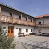 Bo uprava Parka Škocjanske jame v ponedeljek dobila novega direktorja ali bo svet za še en mandat potrdil dosedanjo direktorico?