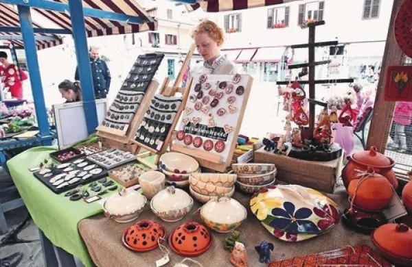 Ustvarjalci bodo svoje izdelke ponujali na Prešernovem trgu, v primeru dežja pa v Taverni
