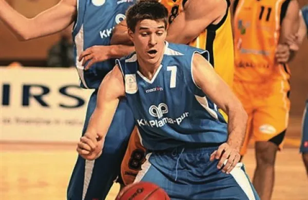 Trojka Uroša Kureta sredi tretje četrtine je Bistričanom prinesla +21 (57:36). Isti košarkar je pet minut pred koncem srečanja zadel za velikih 80:48 in slavje za zmago  se je začelo.