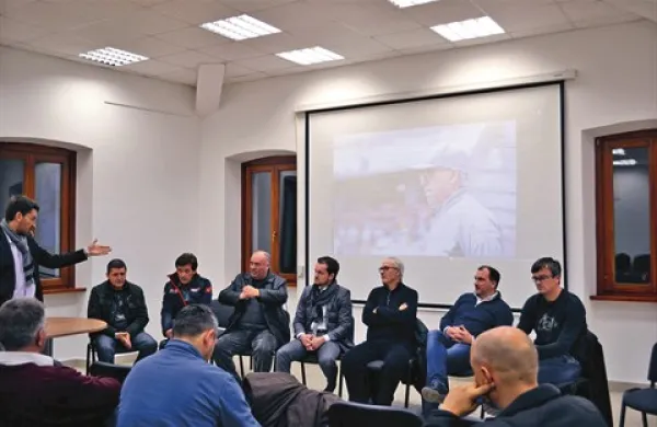 Posvet o združevanju  nogometnih klubov Krajevni skupnosti Šmarje