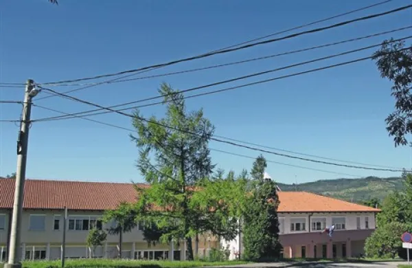 Javna razsvetljava je v komenski občini stara in potratna. Občina jo bo posodobila s koncesionarjem, ki pa bo le upravljalec infrastrukture.