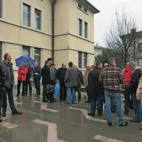 Nekdanjih delavcev Primorja danes ni sli&scaron;al nihče