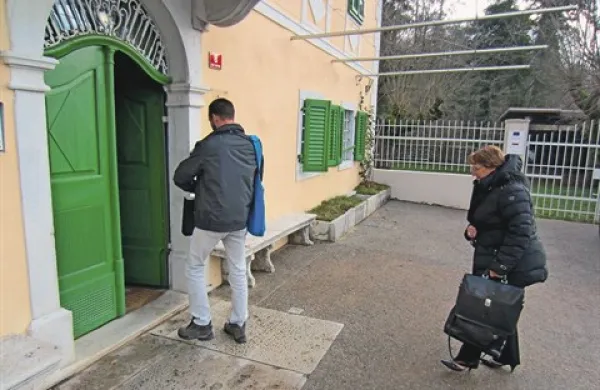 Včeraj  člani  sveta javnega zavoda Park Škocjanske jame na seji v hiši Pr' Nanetovih  niso izbrali novega direktorja  