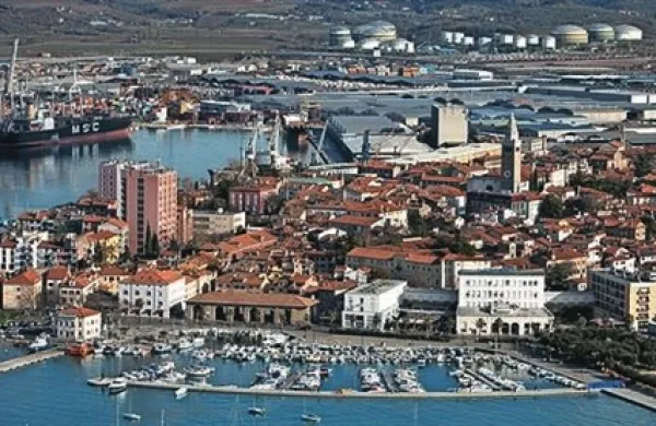  Koprski proračun je težak 84,1 milijona evrov. Za naložbe bo šlo  46,6 milijona. 