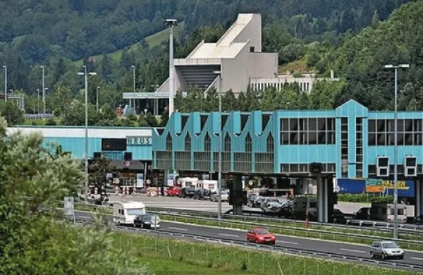 Cestninska postaja Hrušica, predor Karavanke