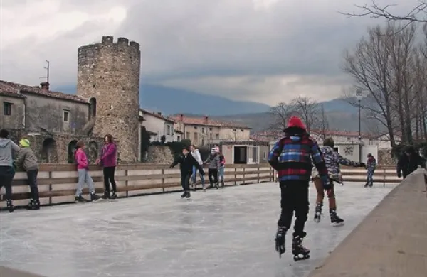 Za praznike kepanja ni, je pa zato drsanje
