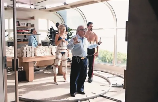 Režiser Martin Scorsese in Katarina Čas na snemanju filma Volk z Wall Streeta