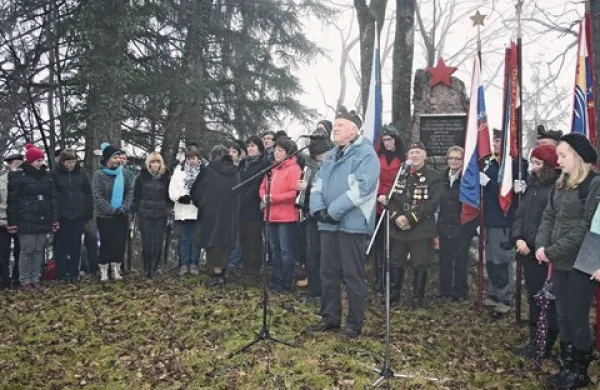 Pohod iz Reke na Nemce in slovesnost ob spomeniku sta bila posvečena spominu na prve štiri padle partizane na Cerkljanskem leta 1942