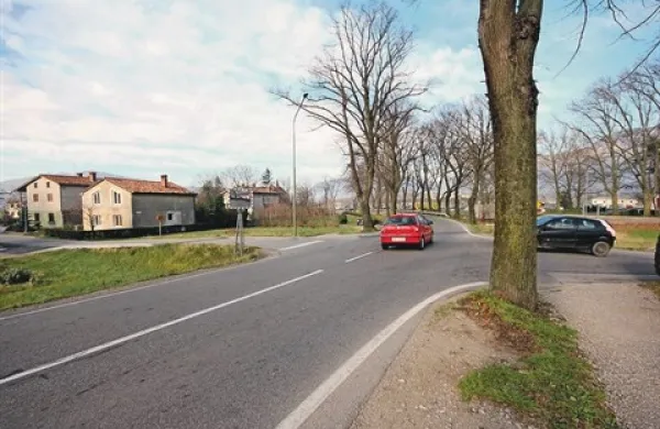 Stanovalci ulice Na produ bodo na odgovore počakali do sredine januarja, a vztrajajo, da je treba  nevarno križišče urediti. Sicer se bodo uprli.     