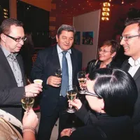Vodilni možje in dame primorskih medijskih hiš (z leve) - odgovorna urednica PN   Vesna Humar, generalni direktor RTSLO Marko Fili, vodja RC Koper-Capodistria Dragomir Mikelić, odgovorna urednica slovenskih sporedov RAI Martina Repinc, odgovorni urednik