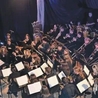 Pihalni orkester Komen vstopa v leto 2014 z novimi oblekami, energijo in načrti