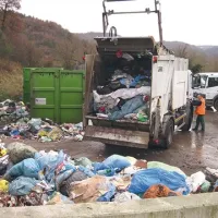 Vse mešane odpadke  pregledajo in odstranijo odpadke, ki ne sodijo na odlagališče
