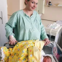 Monica Zahtila  je  27 minut po polnoči dobila    hčerko Valentino 