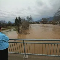 Vipava bo poplavljala tudi v ponedeljek