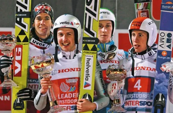 Skakalna elita - Norvežan Anders Bardal (drugi na prvi tekmi), Švicar Simon Ammann (skupno tretji), Peter Prevc in zmagovalec, Avstrijec  Thomas Diethart
