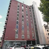  V desetnadstropnem stolpiču na Nazorjevem trgu je nekoč živelo 200 stanovalcev 