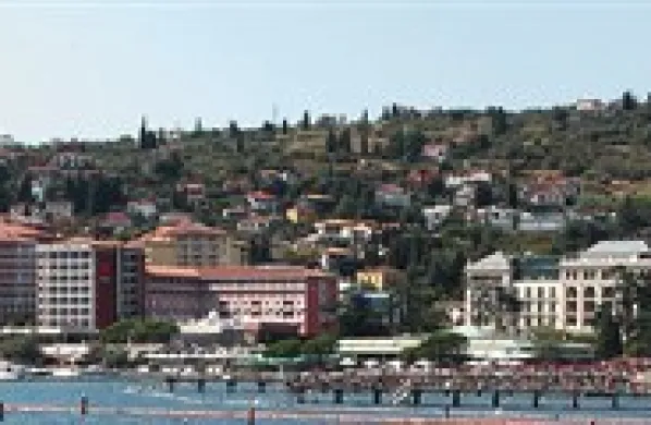 Za pet zvezdic bo treba dlje  kot do Portoroža