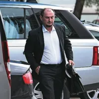 Gašparja Gašparja Mišiča bo znova  vozil službeni šofer